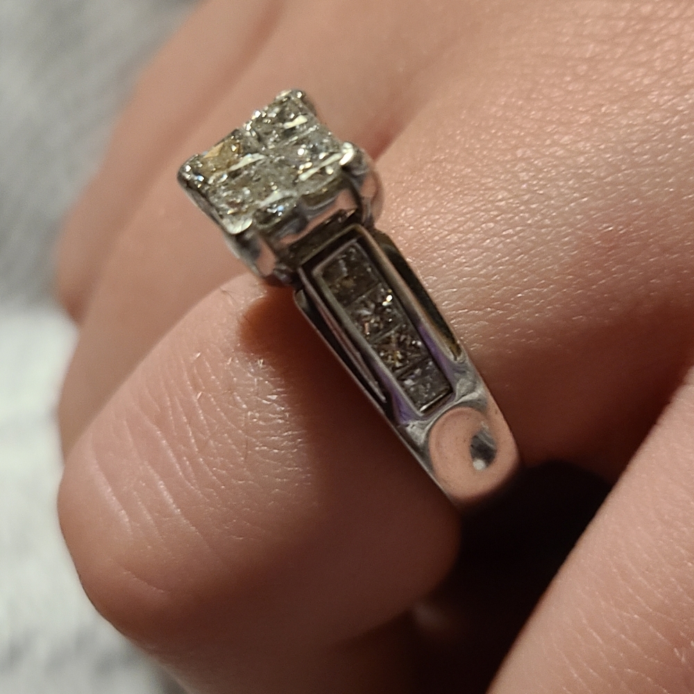 Kay Jewelers diamond ring - Picture 8 of 14